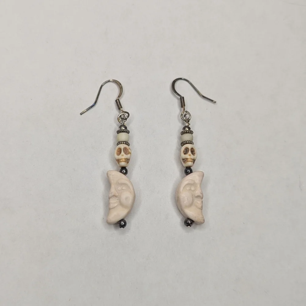 Skull and Moon Earrings - Picture 5 of 9